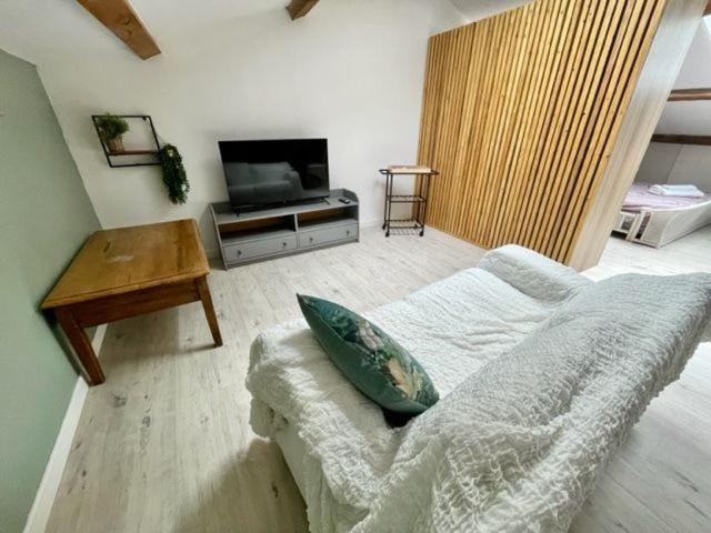 Les Vieux Platanes Apartment La Crau Exterior photo